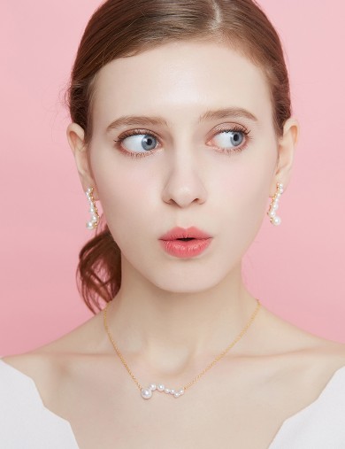 耳釘• 时尚系列 Waving Pearls Earrings 波浪珍珠耳環