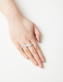 戒指• 时尚系列 Yoanna Ring 方形鋯石波浪線條雙指戒指