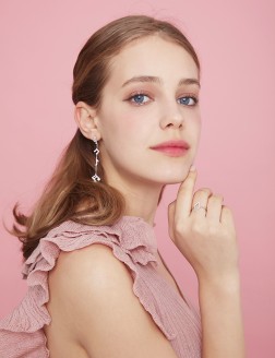 耳環• 音符系列 Melody of Love Story Earrings不對稱音符長鏈耳環